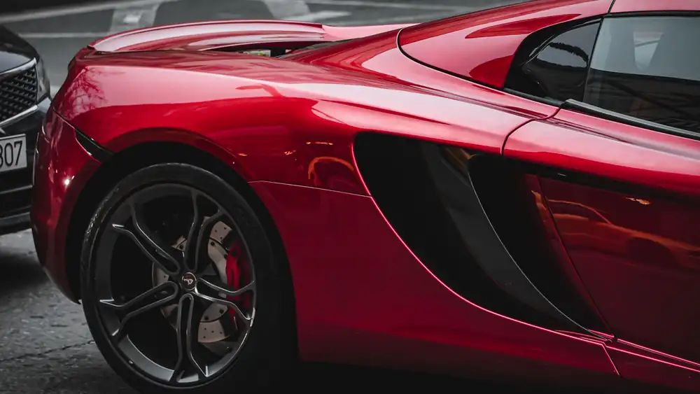 Protège-jante coloré : assortir ou contraster avec la carrosserie